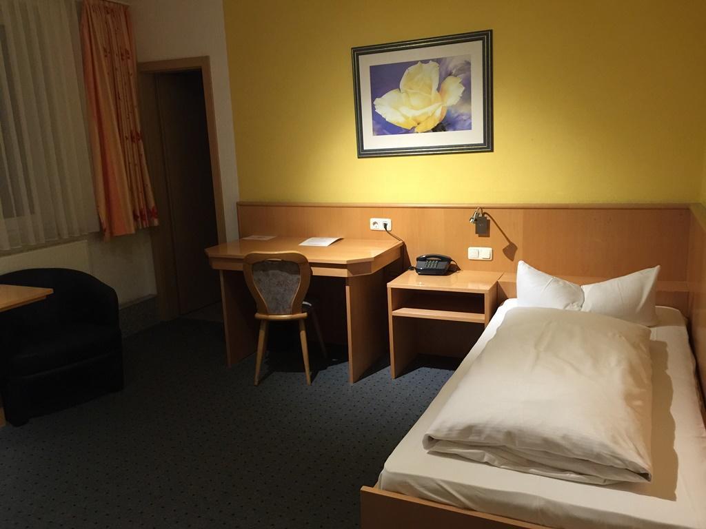 Hotel "Am Bergpark" Neue Drusel คาสเซล ภายนอก รูปภาพ